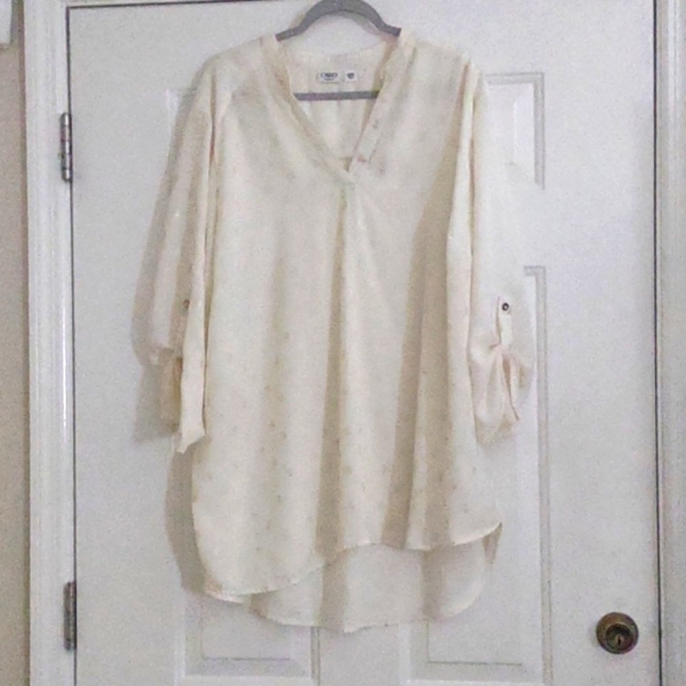CATO blouse  sleeves can be worn two different ways 26)28W